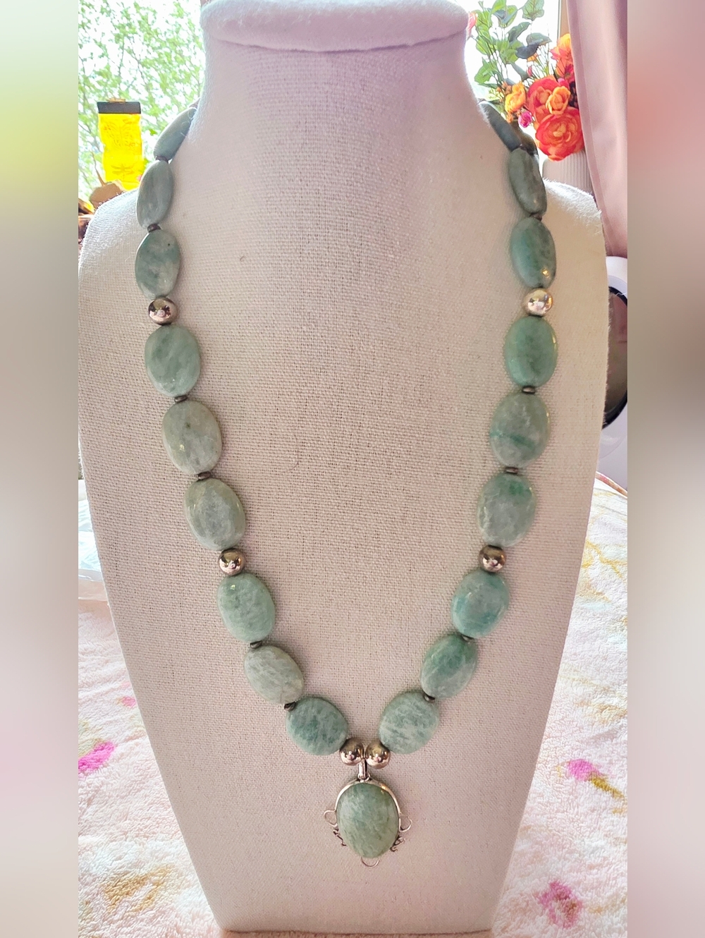 Vintage Artisan Made Green Adventurine Necklace With Silvertone Accents.